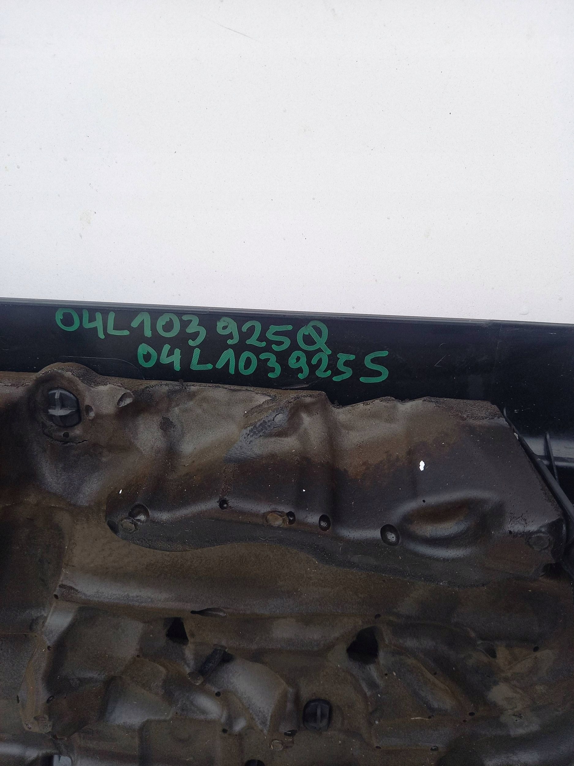 Moottorikansi OEM 04L103925Q VW Passat B8:lle image 5