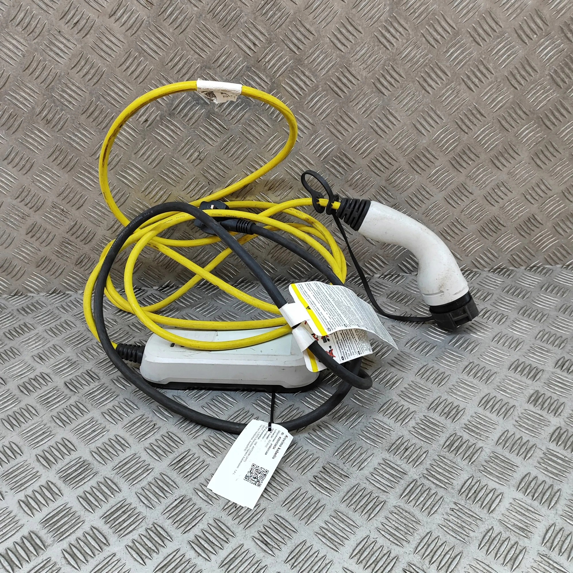 Câble de charge VW E-Up! OEM 1EA971675BF - Occasion image 5