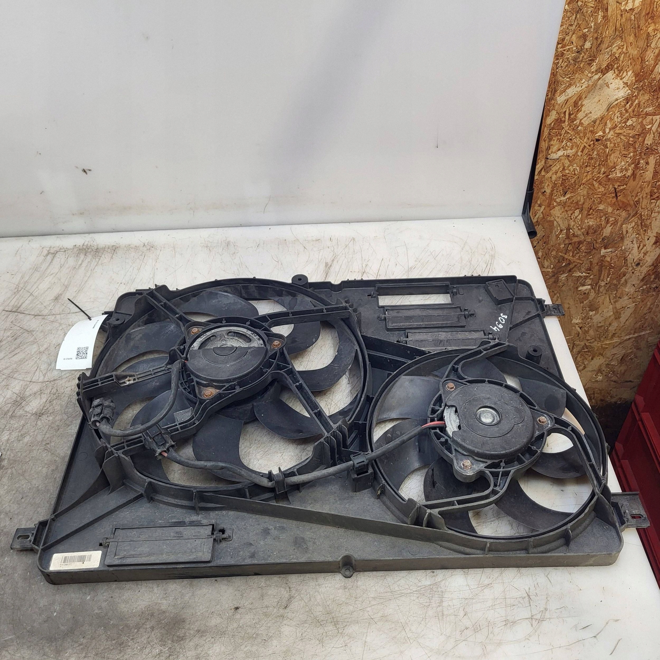 Volvo radiatorventilator OEM 8240547 S60 XC70 V70 image 3