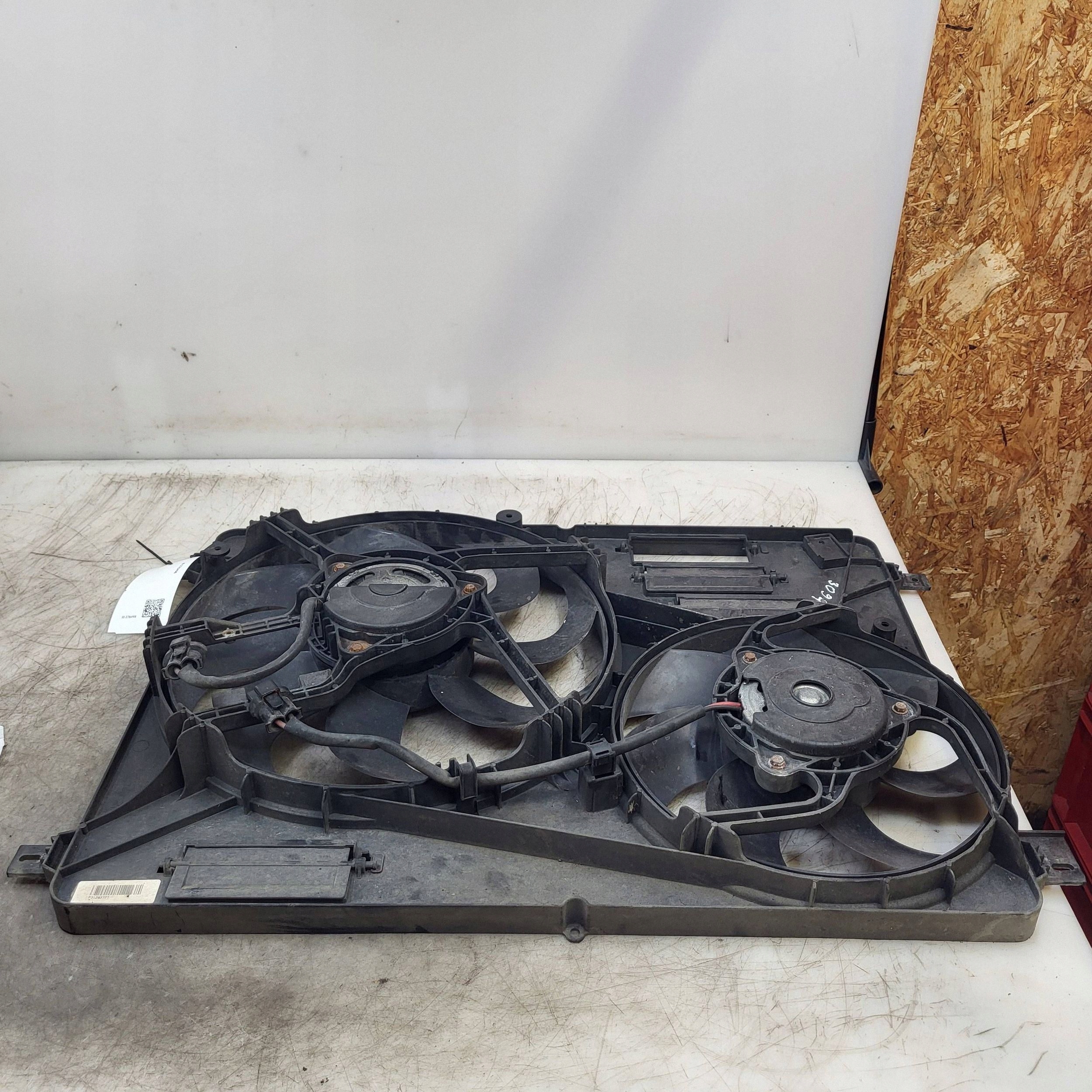 Volvo radiatorventilator OEM 8240547 S60 XC70 V70 image 4
