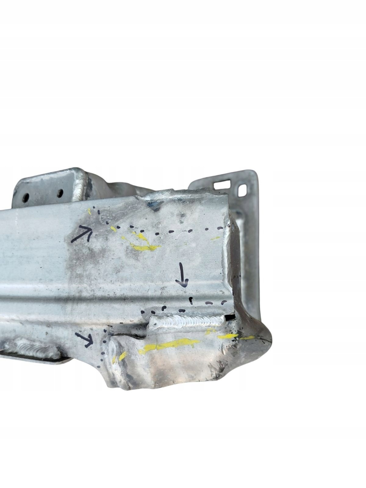 Audi Q7 II etupuskurinvahvike OEM 4M0807109E