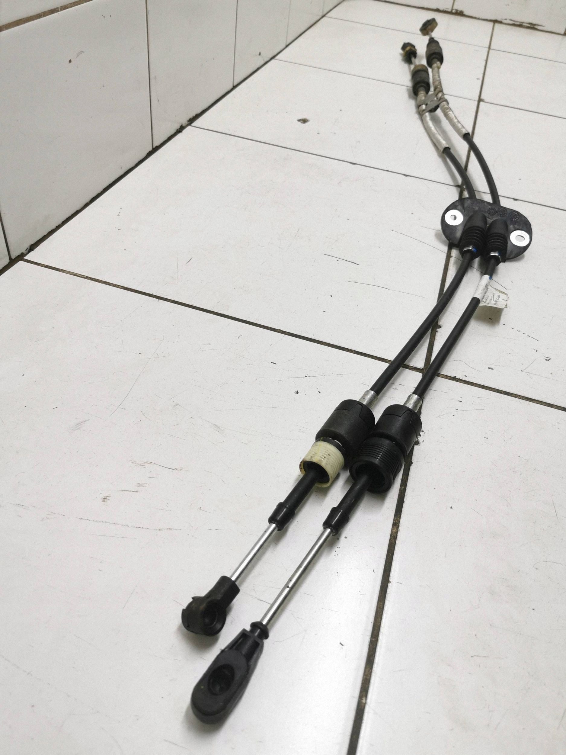 Volvo V40 II Schaltgestänge OEM 31367496 - Gebraucht image 4