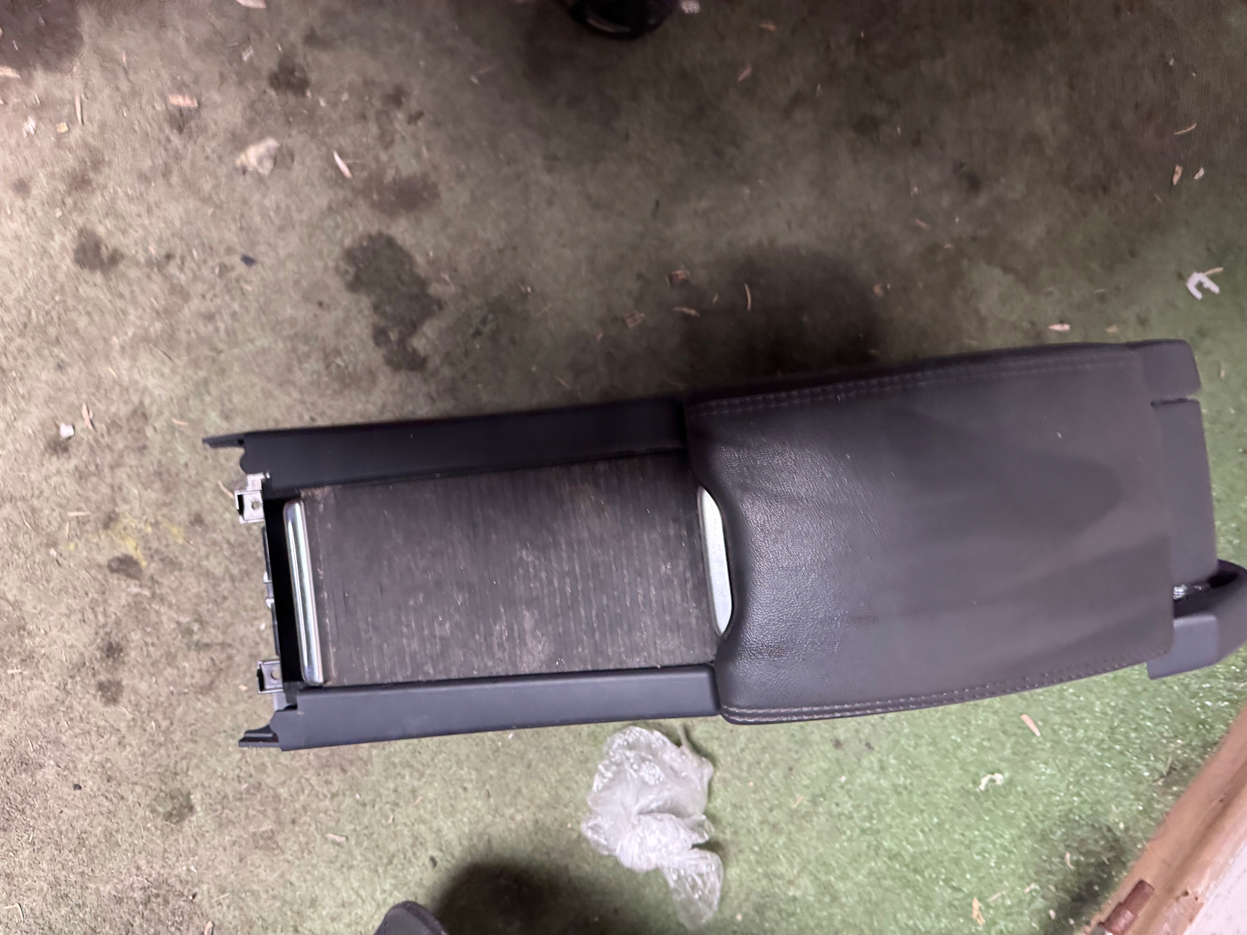 Couvercle tunnel central Volvo S60 II V60 OEM 30755596 image 2