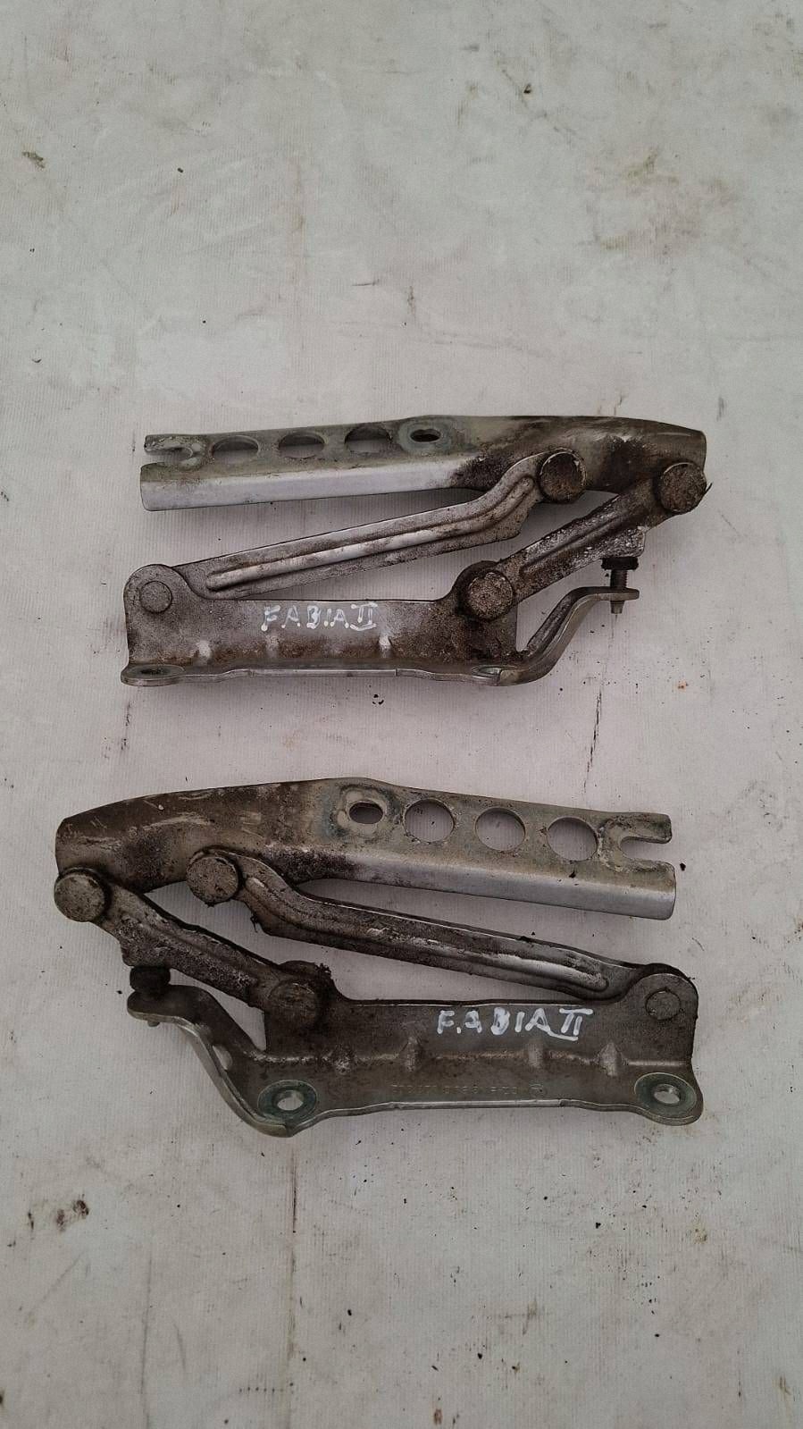 OEM 5J0823301/5J0823302 Bisagra Capó Skoda Fabia II image 2