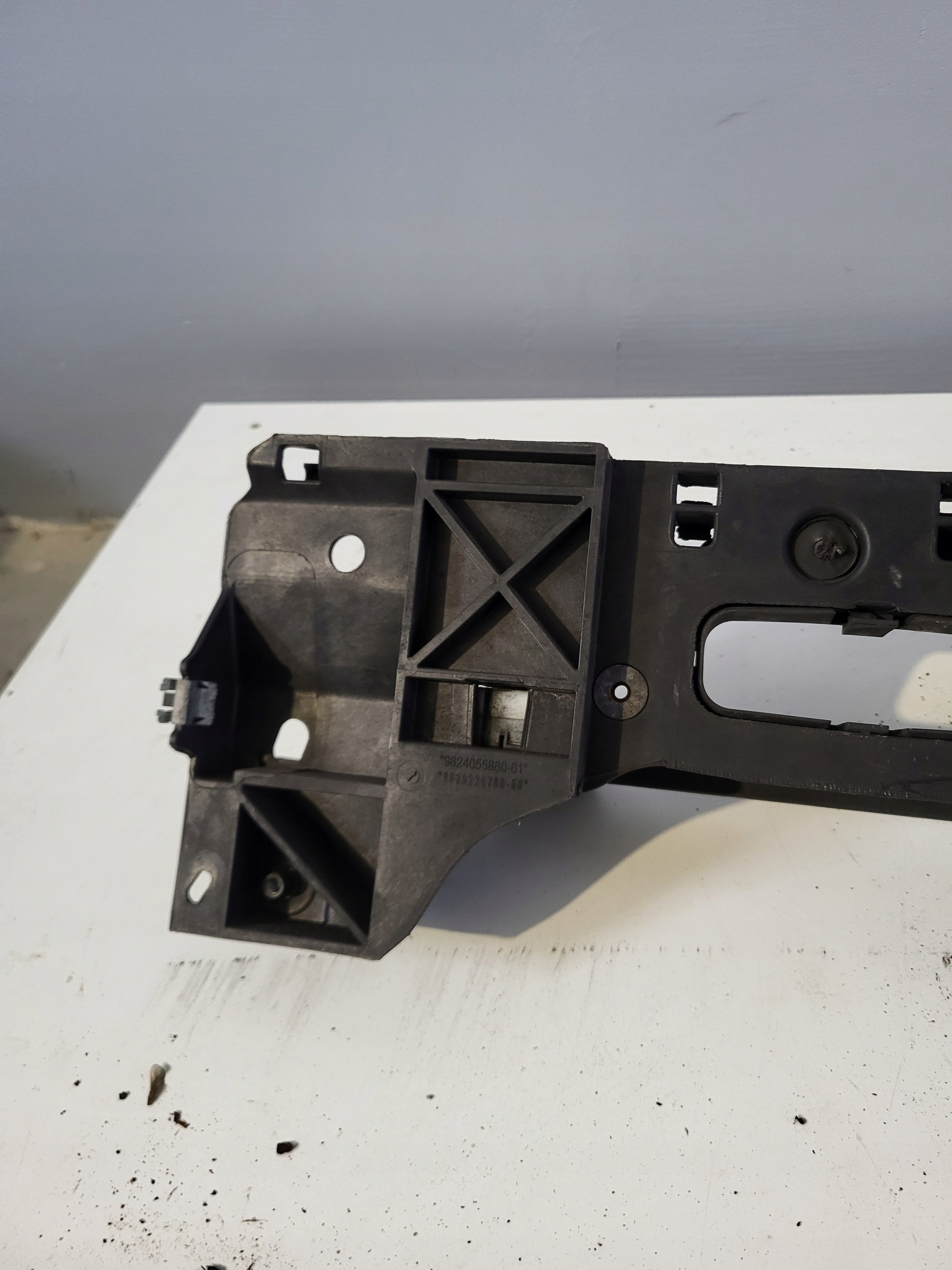 Reforço de cinto superior OEM 9824055880 para Peugeot image 7