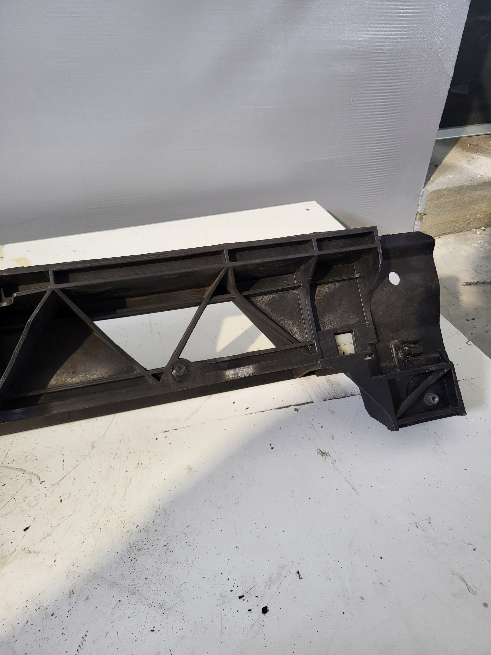 Reforço de cinto superior OEM 9824055880 para Peugeot image 9