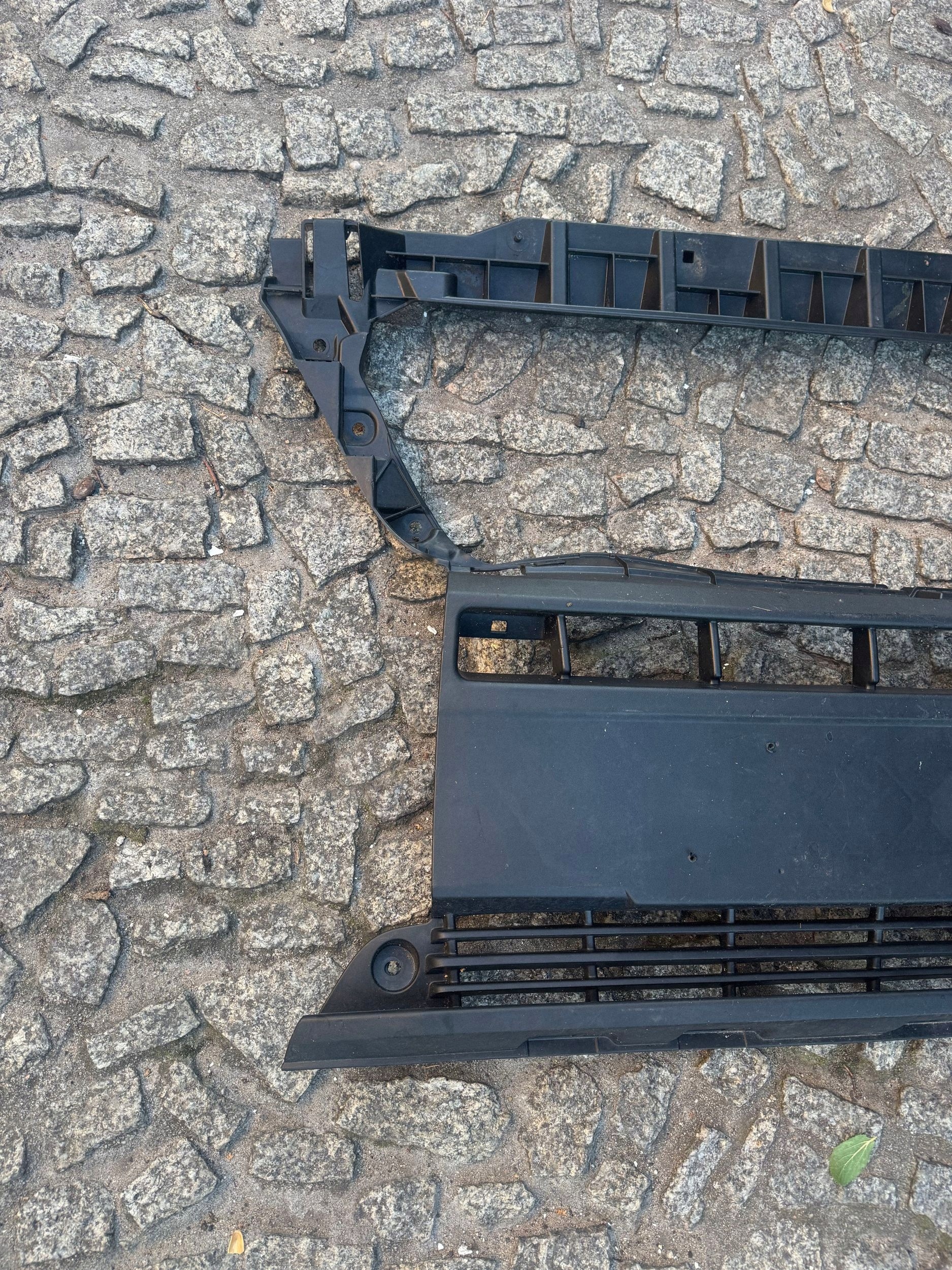Puskurin vahvistusritilä OEM 1315077070 - Citroen