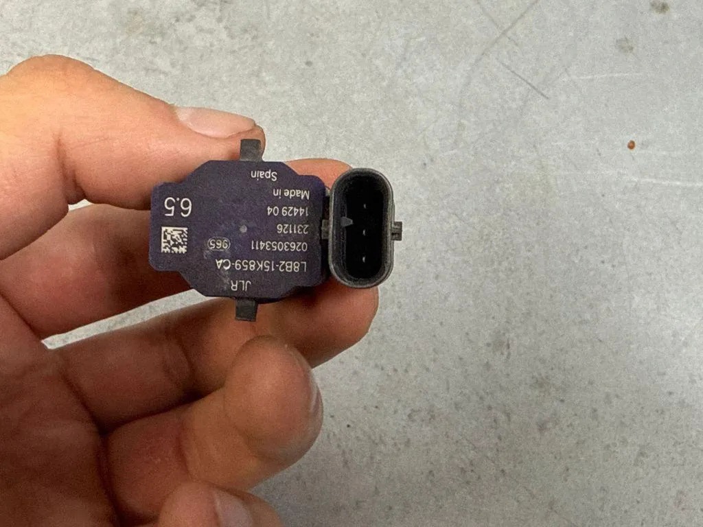 Sensor PDC OEM L8B2-15K859-CA para Range Rover Evoque image 4