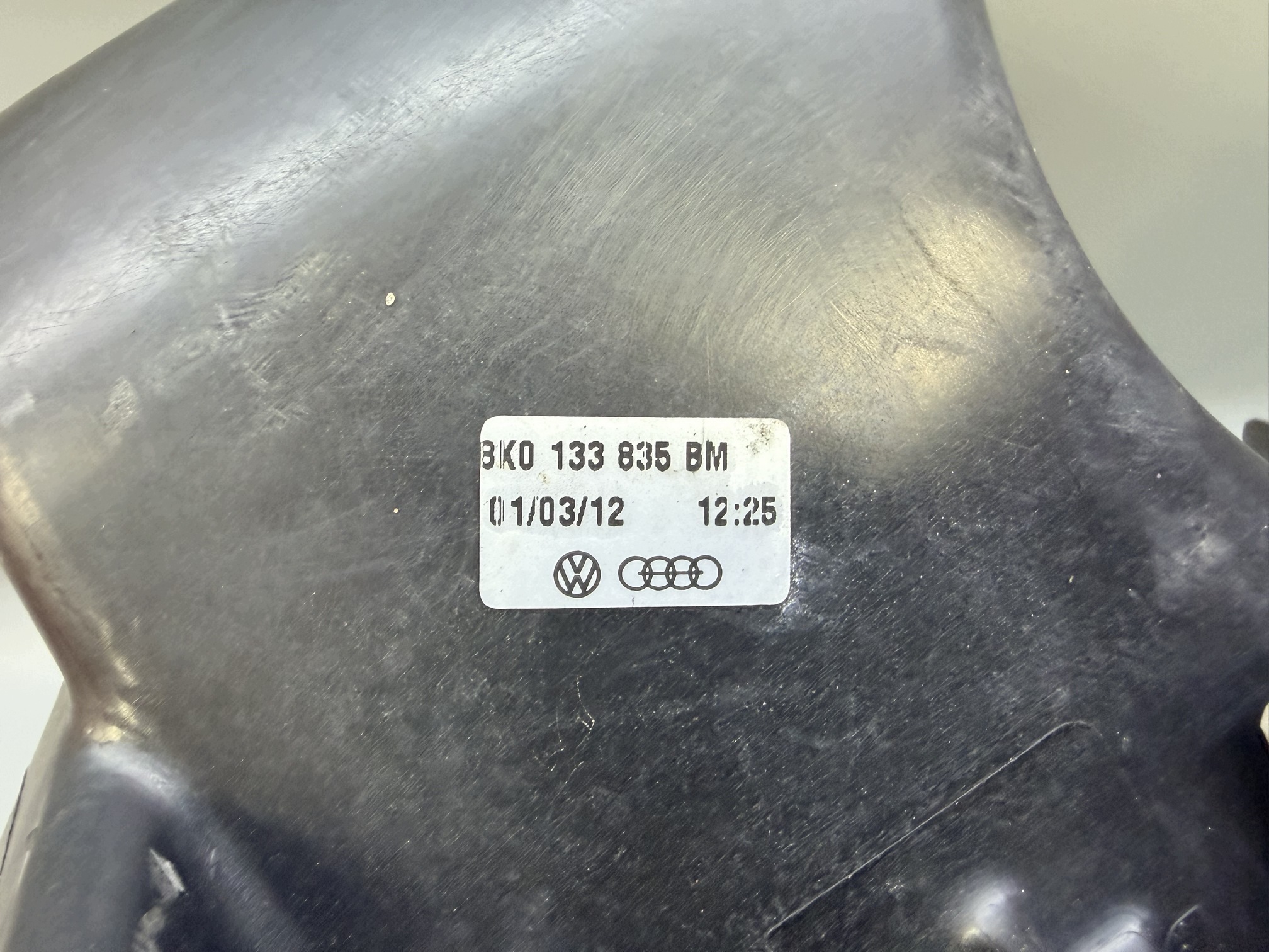 Audi A4 B8 2.0 TDI Luftfilterhus OEM 8K0133837BF image 5