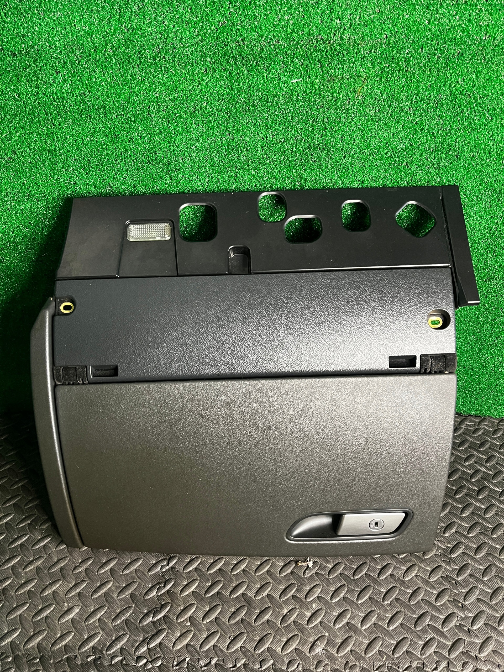 Guardaobjetos pasajero OEM 4G8857035D Audi A6 C7 2011-18 image 2