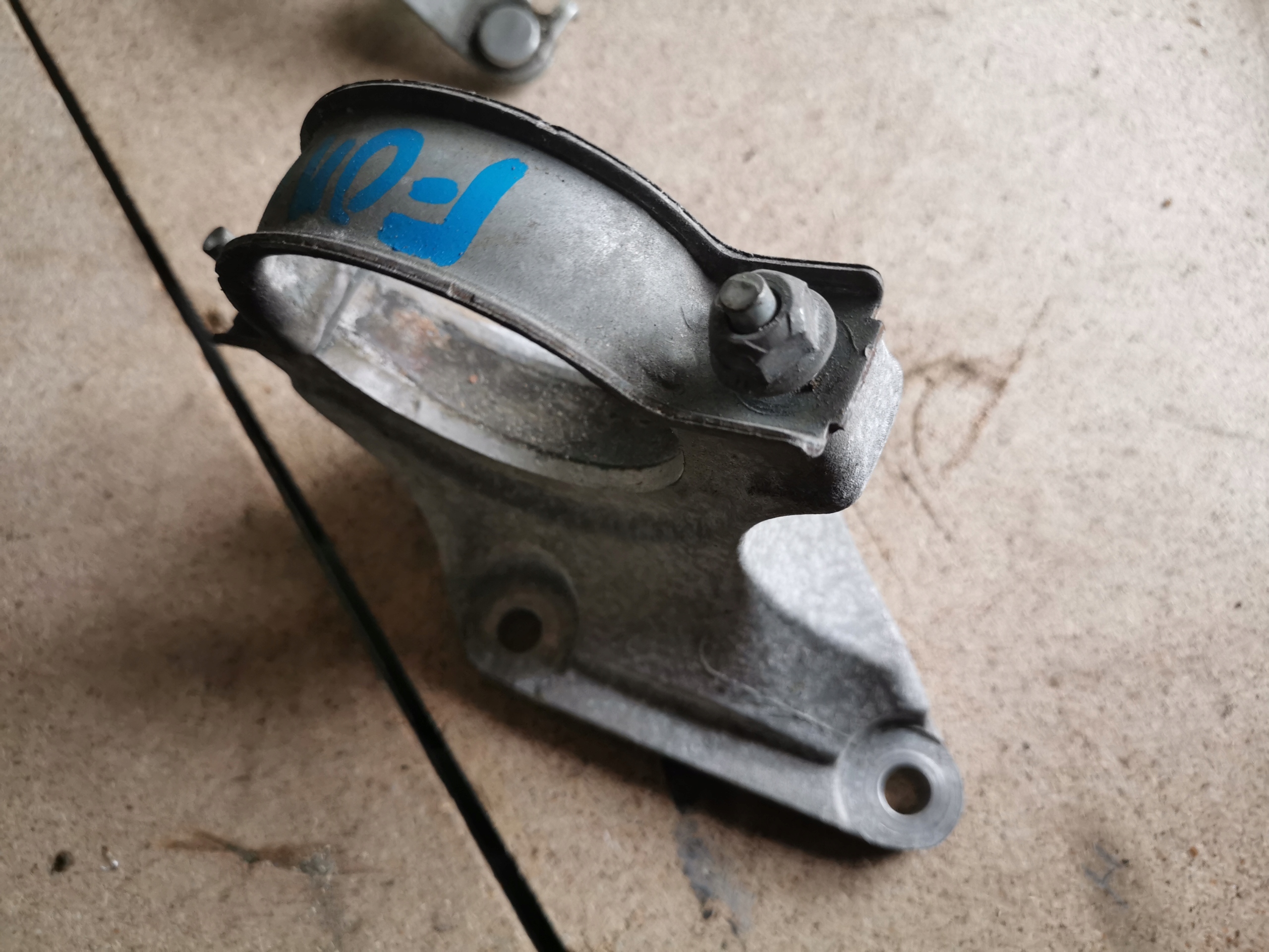 Ford OE K2GZ-3K305-A Half Shaft Support Bracket