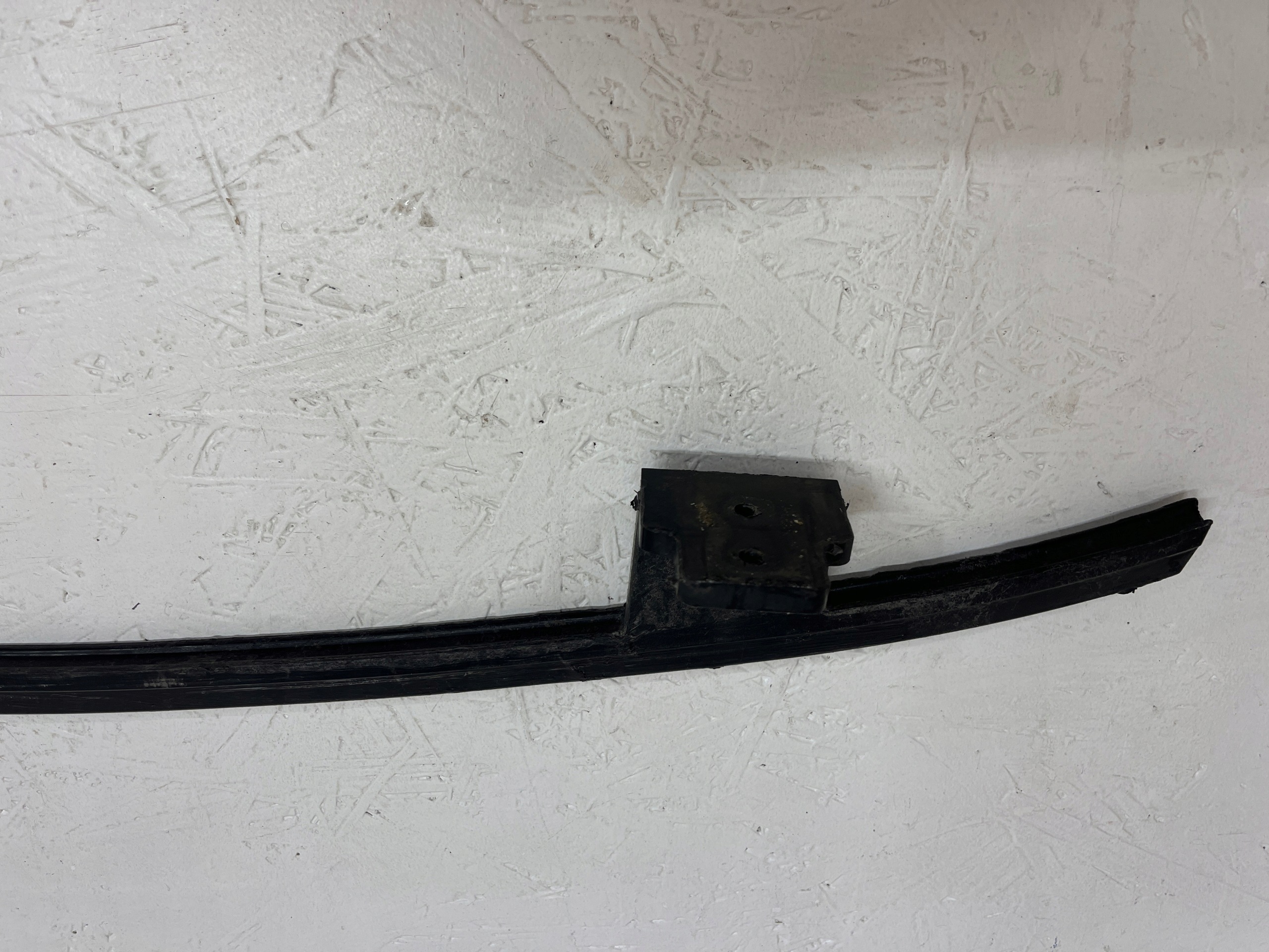 Voorste onderste bumperbalk OEM 86571-J7000 Kia Ceed image 4