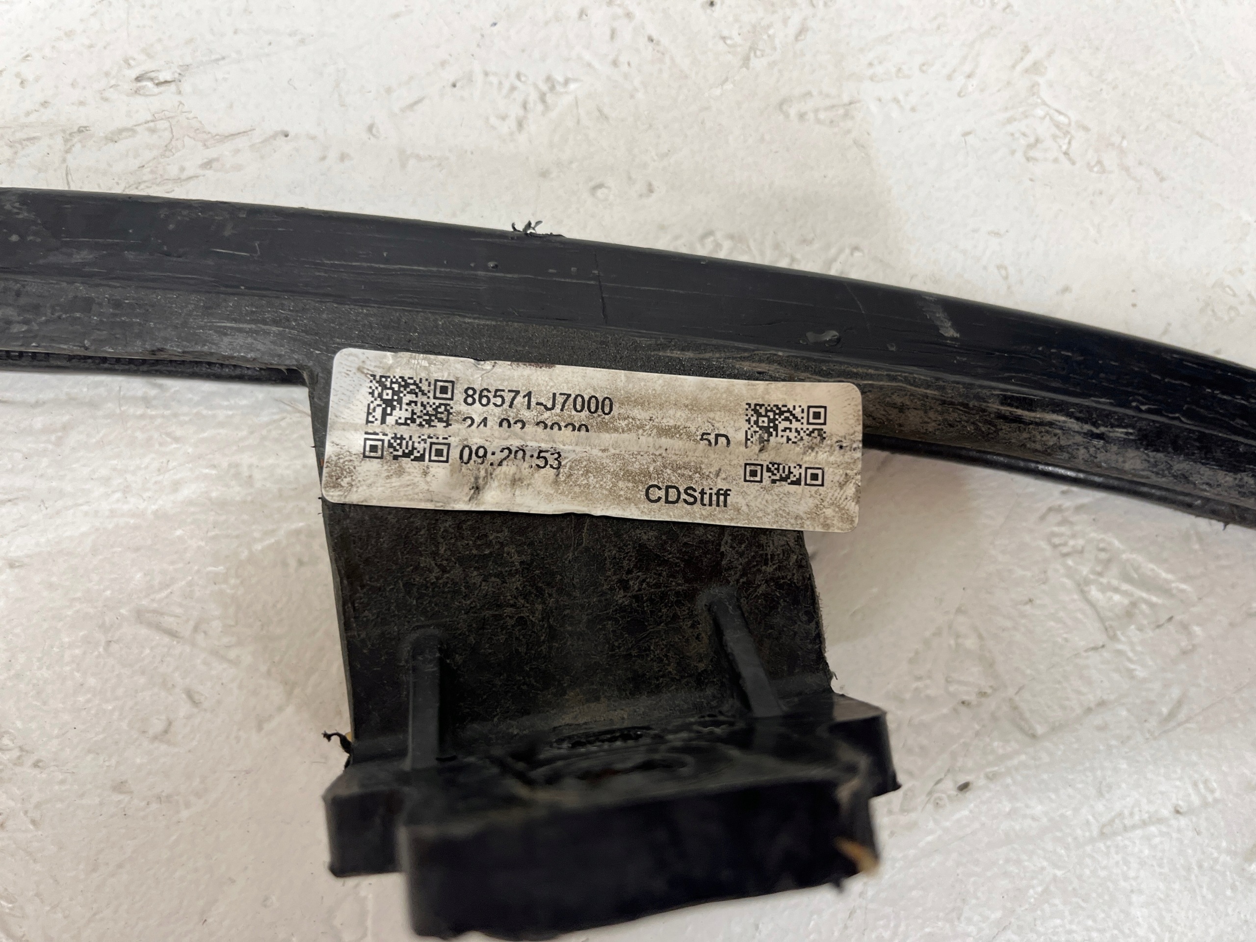 Voorste onderste bumperbalk OEM 86571-J7000 Kia Ceed image 7