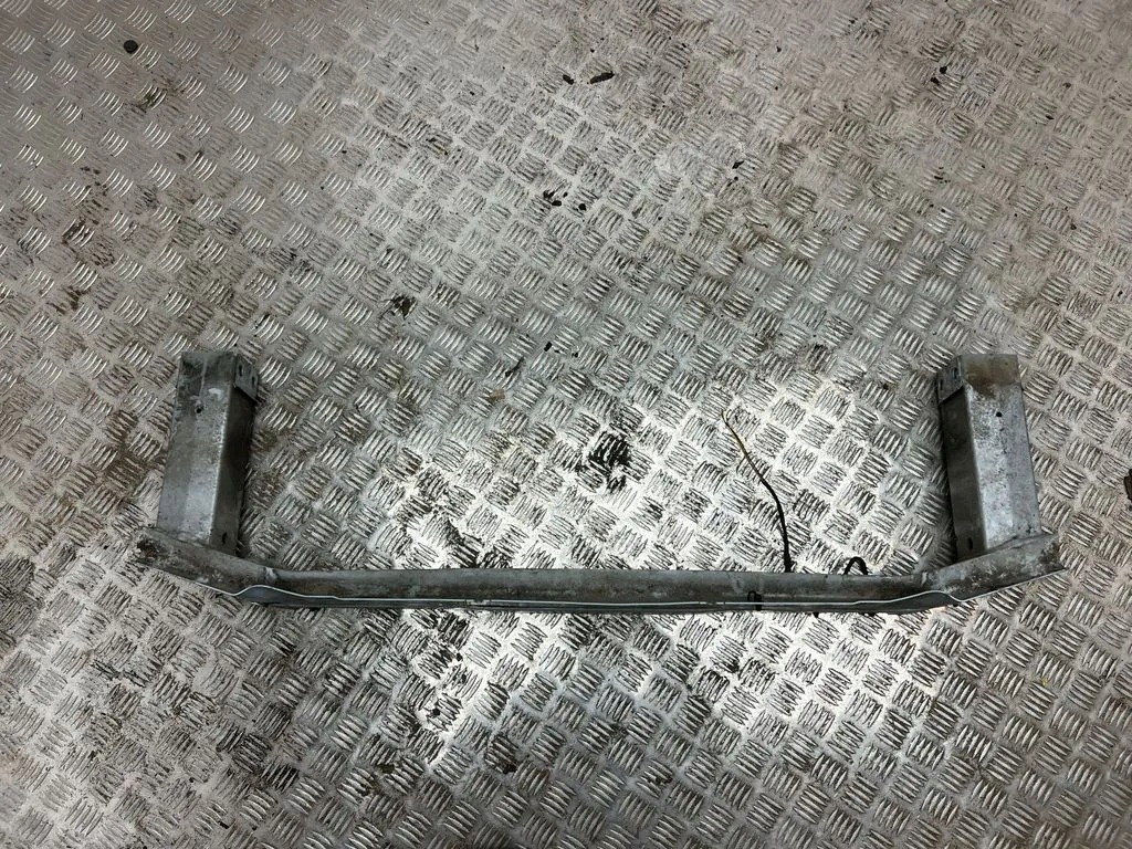 Opel Insignia B Etupuskurinvahvike OEM 39080375