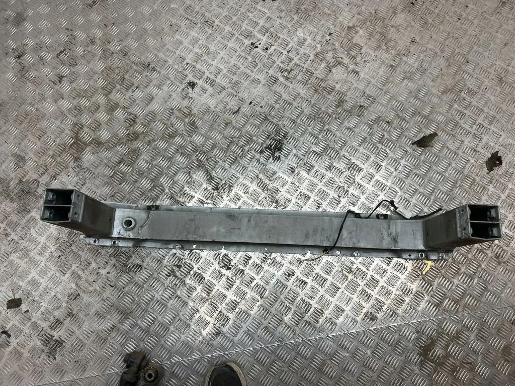 Opel Insignia B Framstötskåpsförstärkning OEM 39080375 image 3
