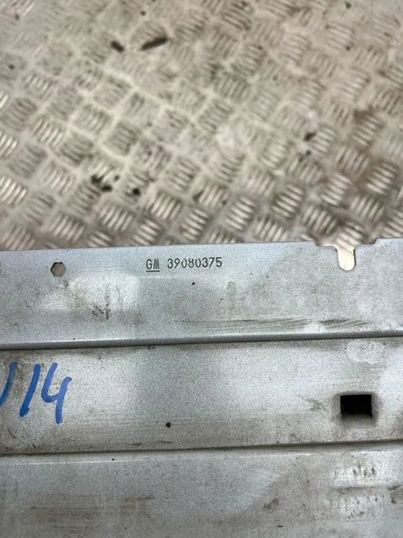 Opel Insignia B Framstötskåpsförstärkning OEM 39080375 image 5