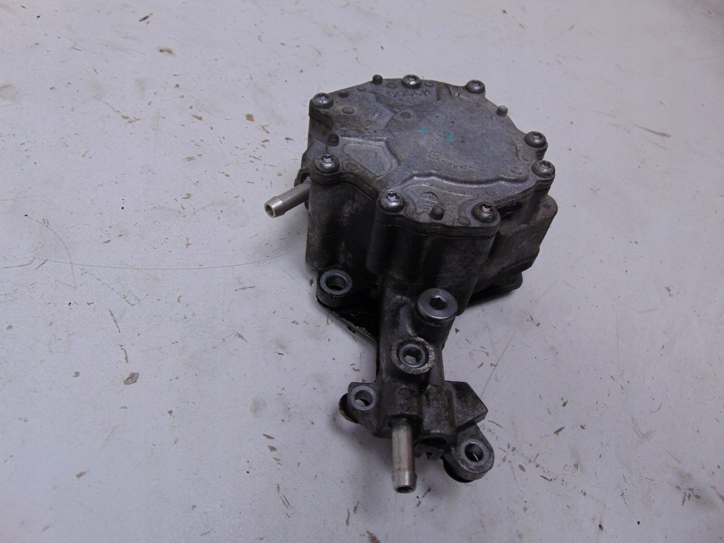 Bomba de vacío OEM 038145209Q para VW Golf 5 1.9 TDI image 6