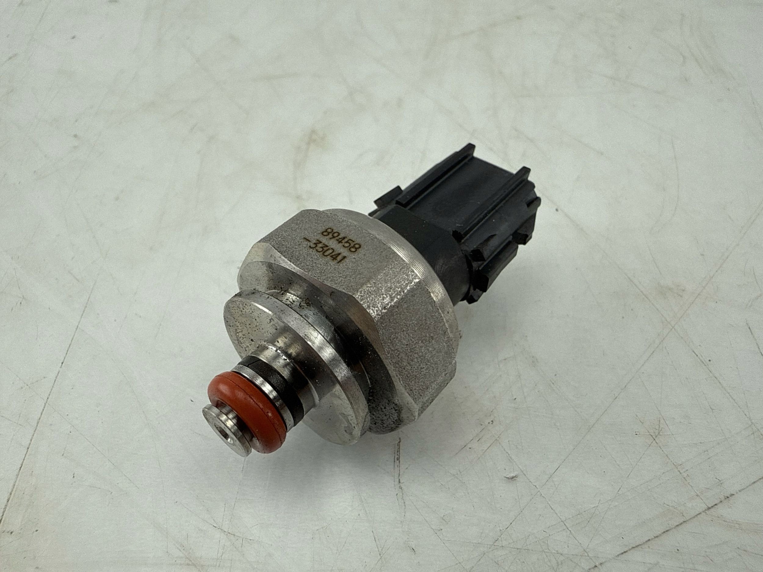 Bränsleräls trycksensor OEM 89458-33041 för Toyota RAV4 image 2