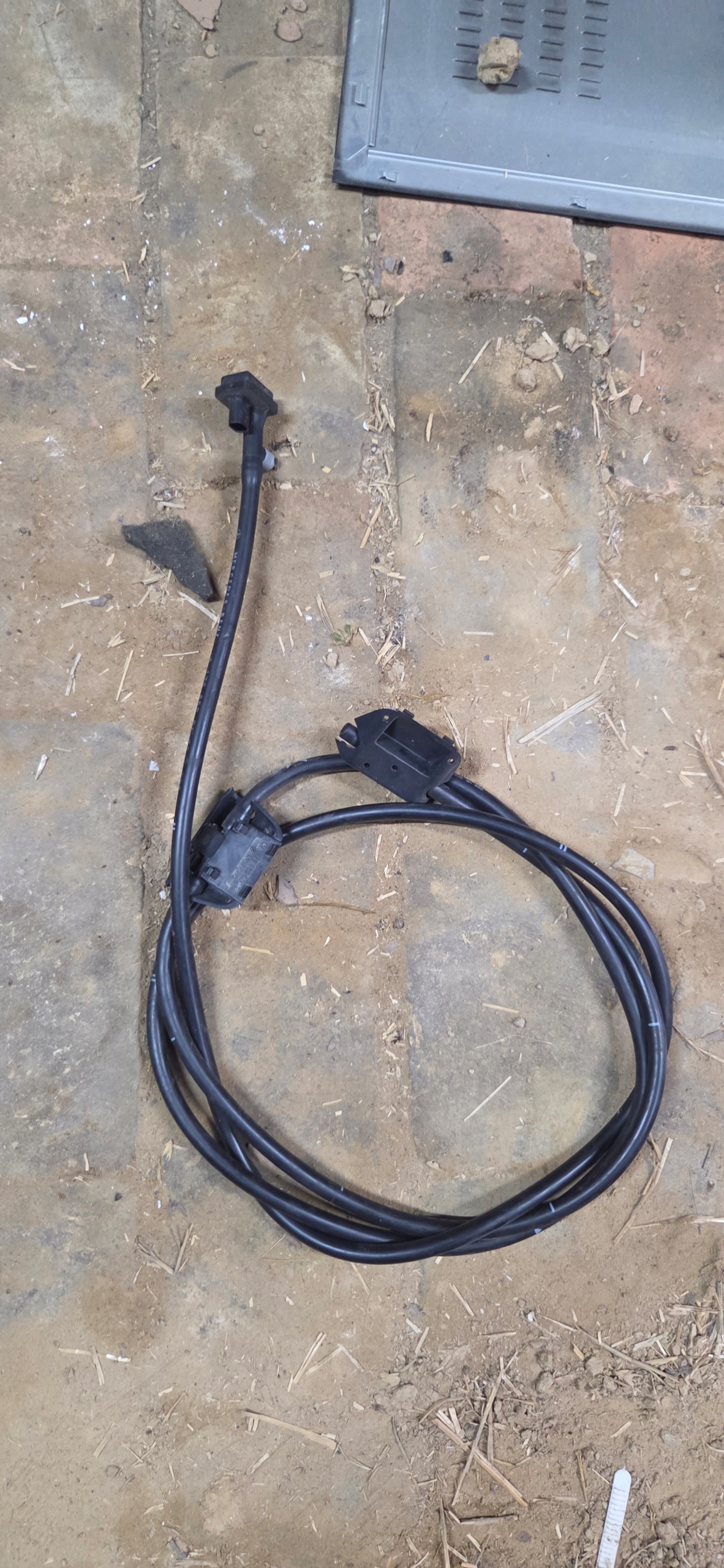 Scheibenwasserschlauch Mercedes SLK W172 OEM A1728600192 image 2