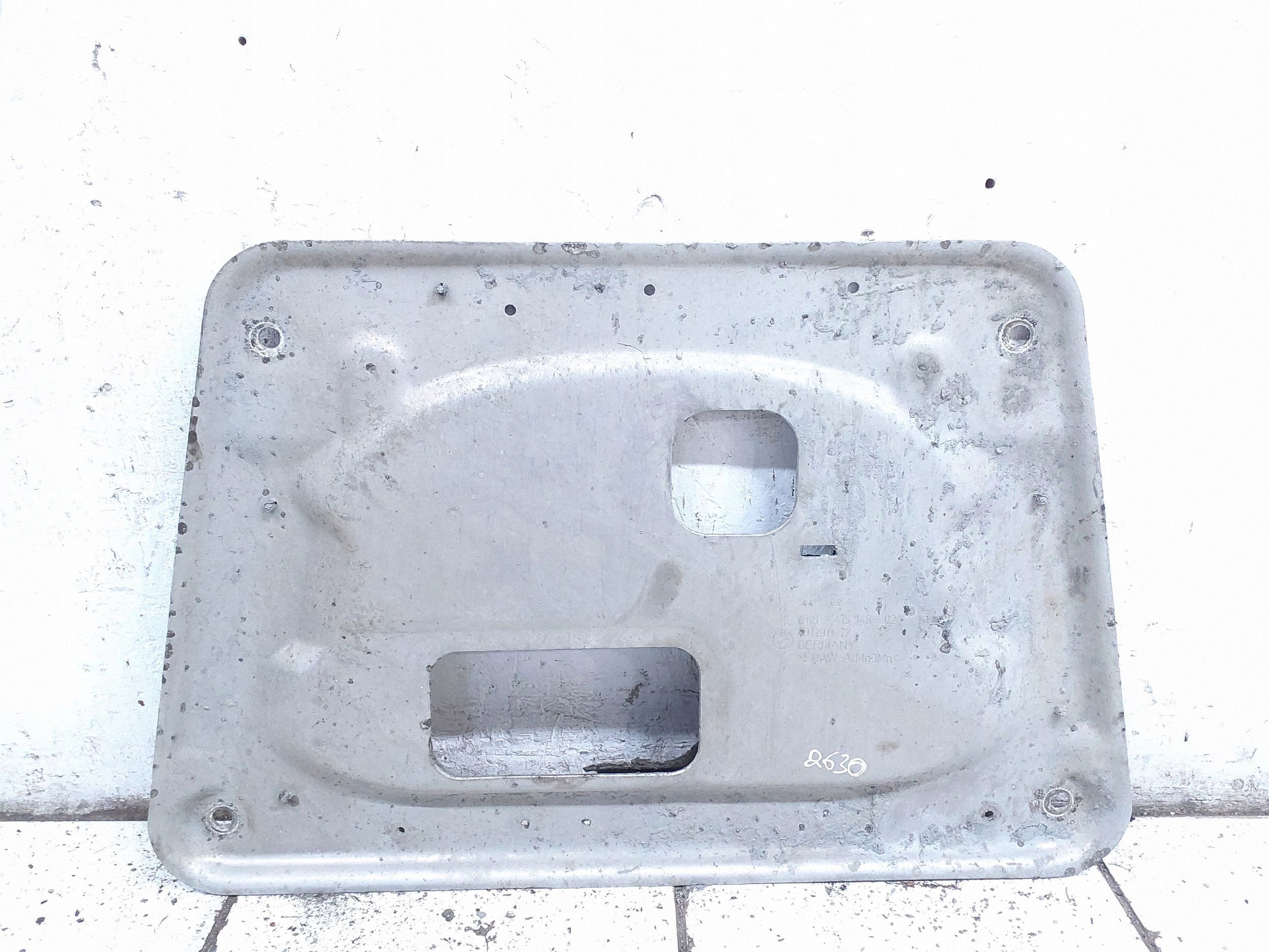 BMW X3 E83 3.0D Moottorisuojus OEM 3415148 image 2