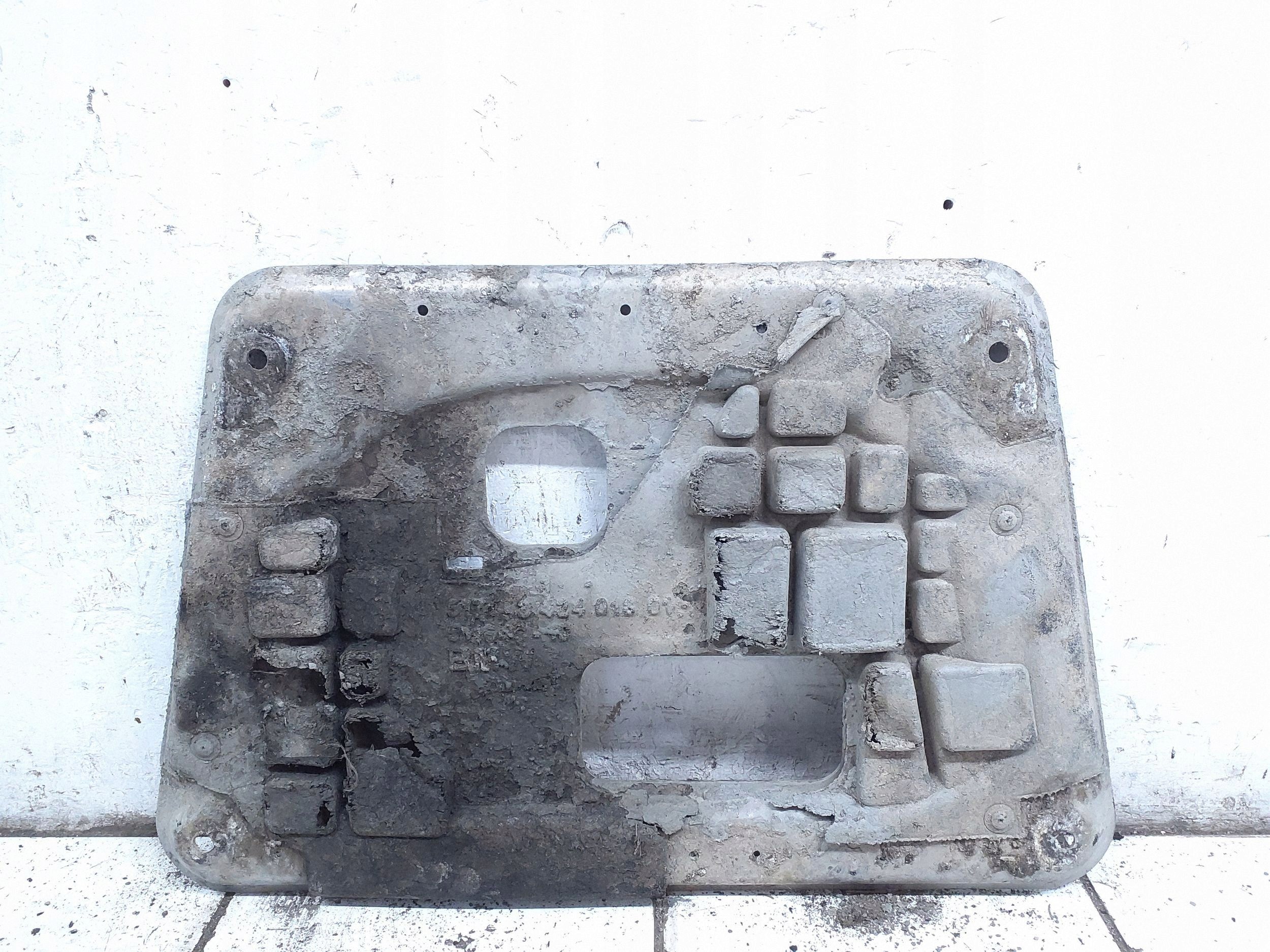 BMW X3 E83 3.0D Moottorisuojus OEM 3415148
