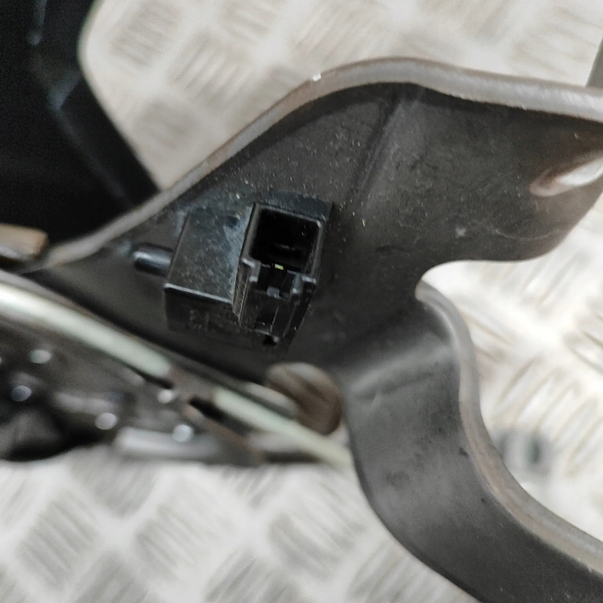 Toyota GT 86 Handbremshebel OEM S22005420 image 6