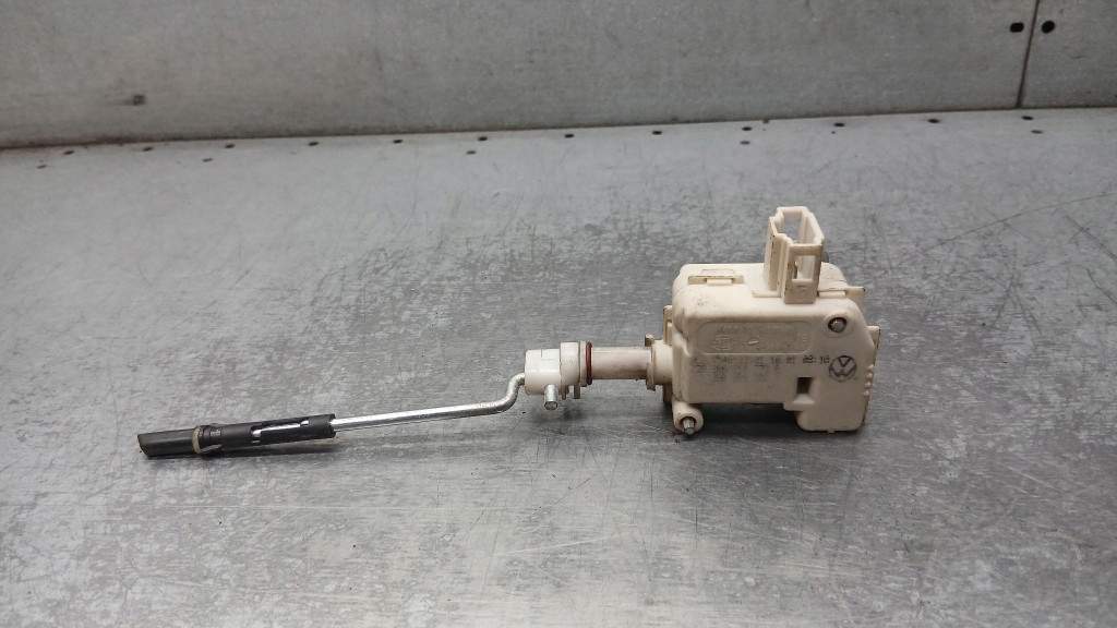 Actionneur trappe carburant VW Passat B5 FL image 2