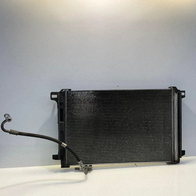 Condenseur AC Mercedes A2045000654 pour Classe E W207 image 2