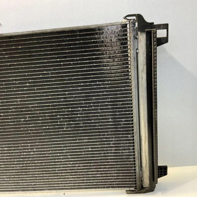 Condenseur AC Mercedes A2045000654 pour Classe E W207 image 4