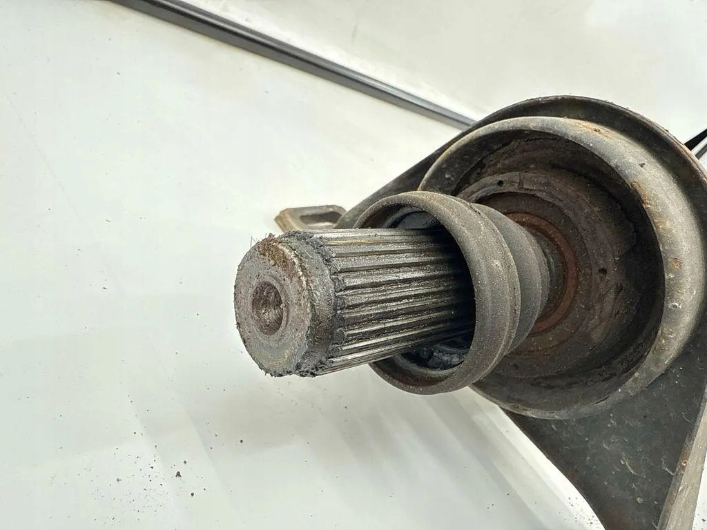 Mercedes W211 2.2 CDI Vetoakseli OEM 2114104306