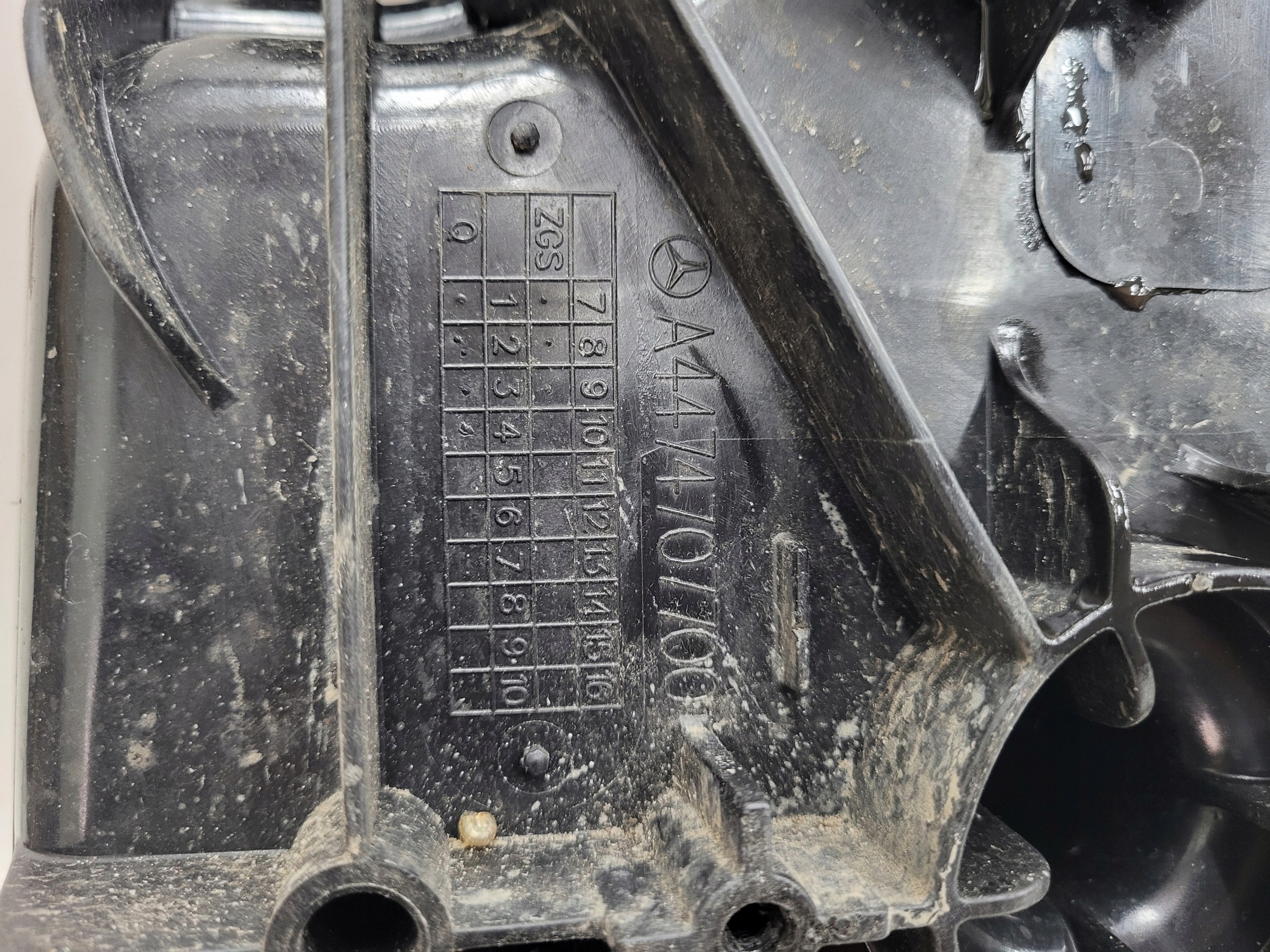 AdBlue-Tank Mercedes Vito W447 OEM A0994711400 A4474707700 image 4