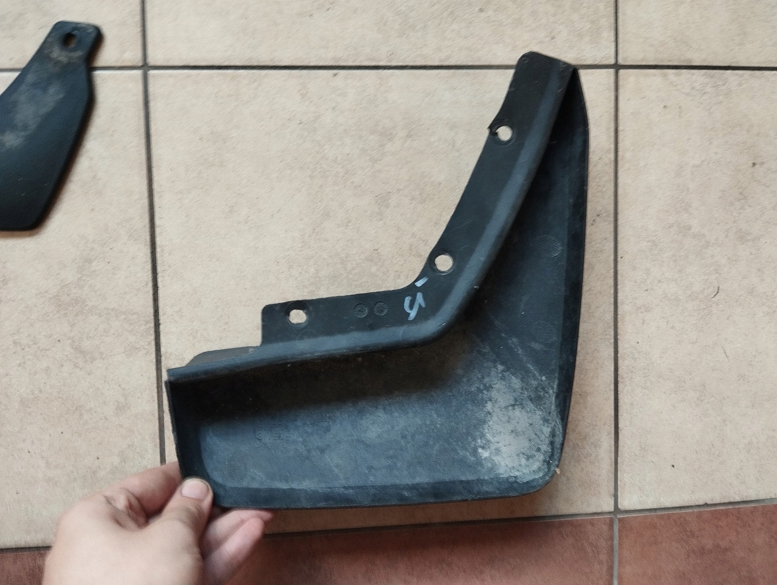 Volvo XC90 II Vasen Takapuskuri OEM 31463576
