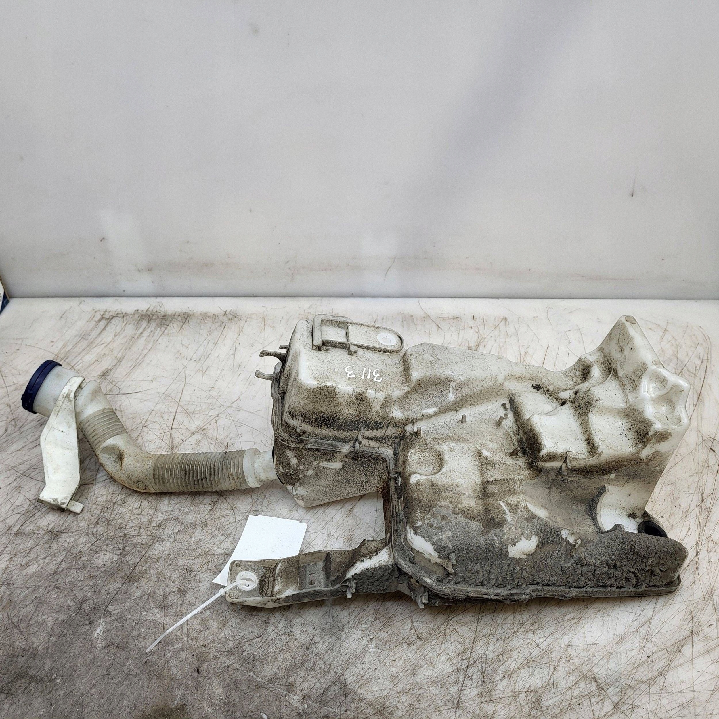 Pesunestesäiliö OEM 9820843780 Peugeot 2008:lle image 3