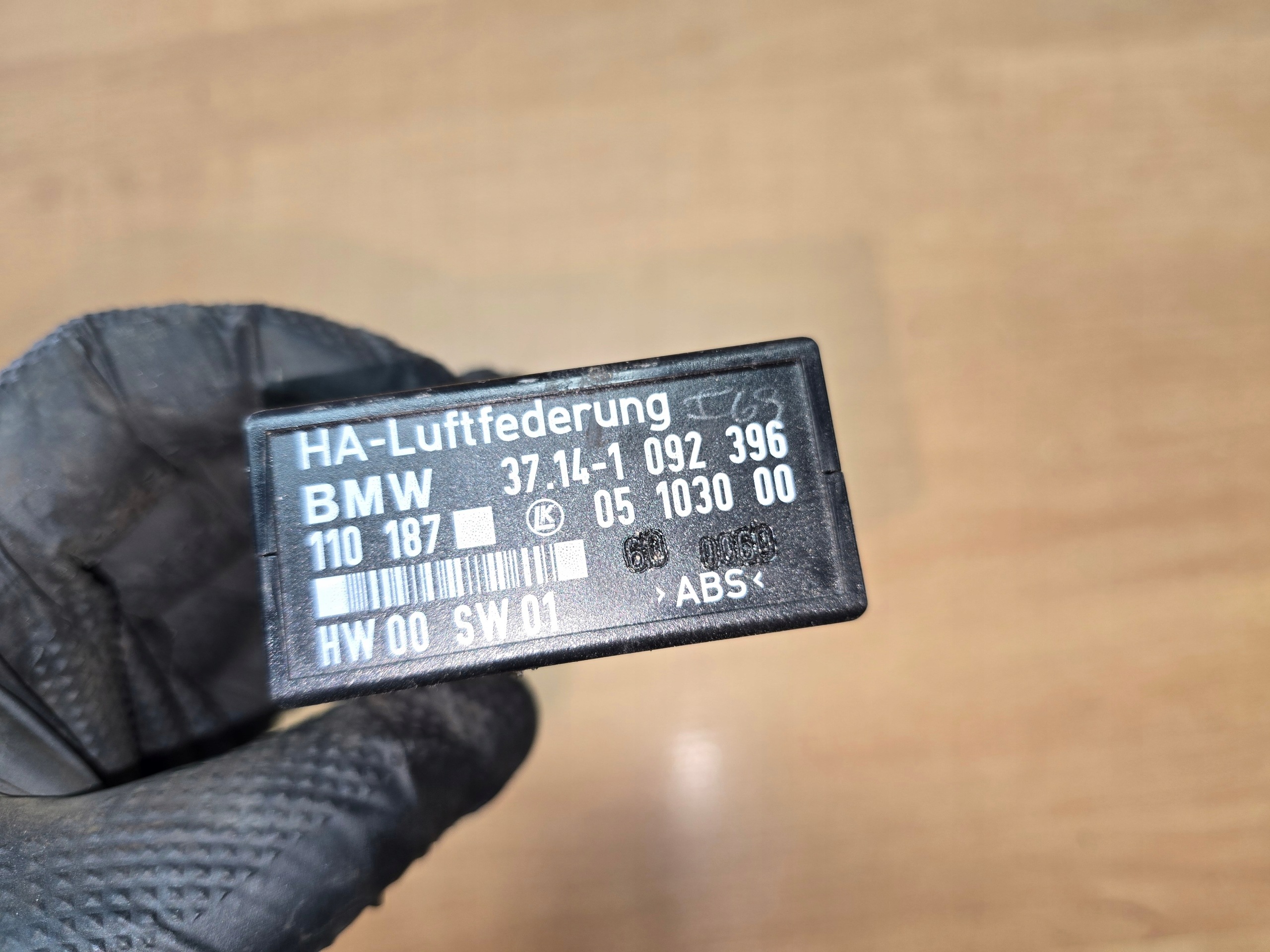 Módulo suspensão pneumática BMW X5 OEM 1092396 image 3