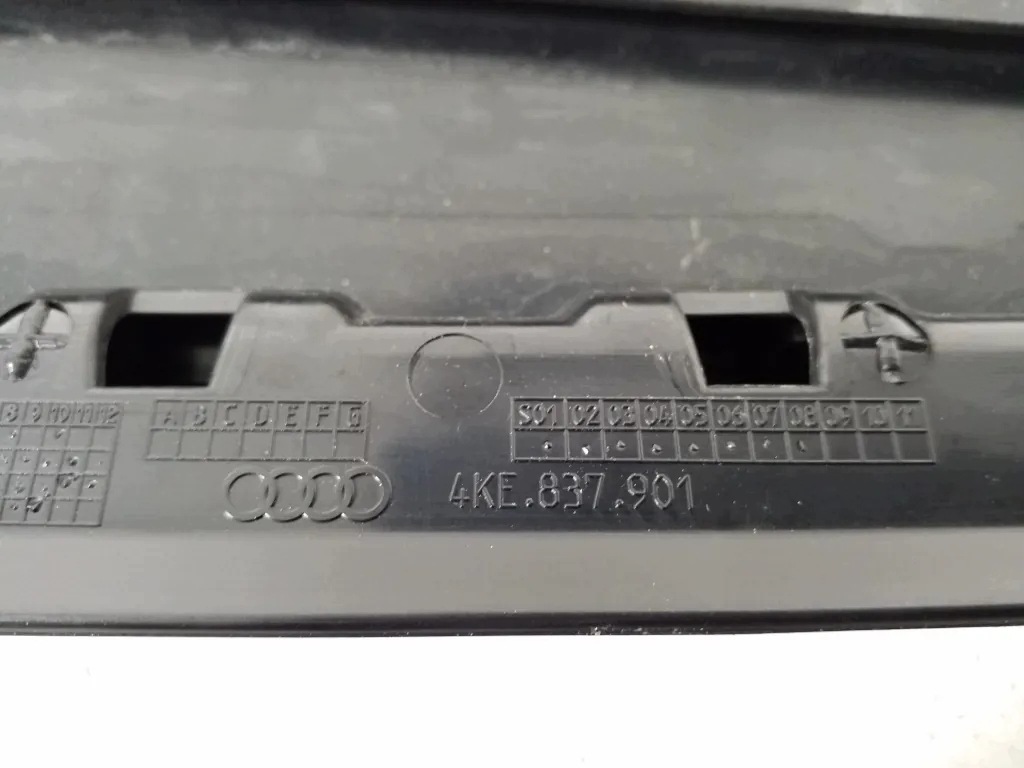 OEM 4KE837901 Framvänster Dörrlist Audi Q8 e-tron image 3