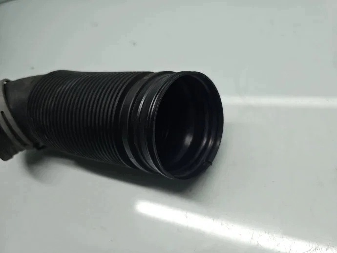 Tubo de intercooler OEM 1K0129684B para VW Passat B6