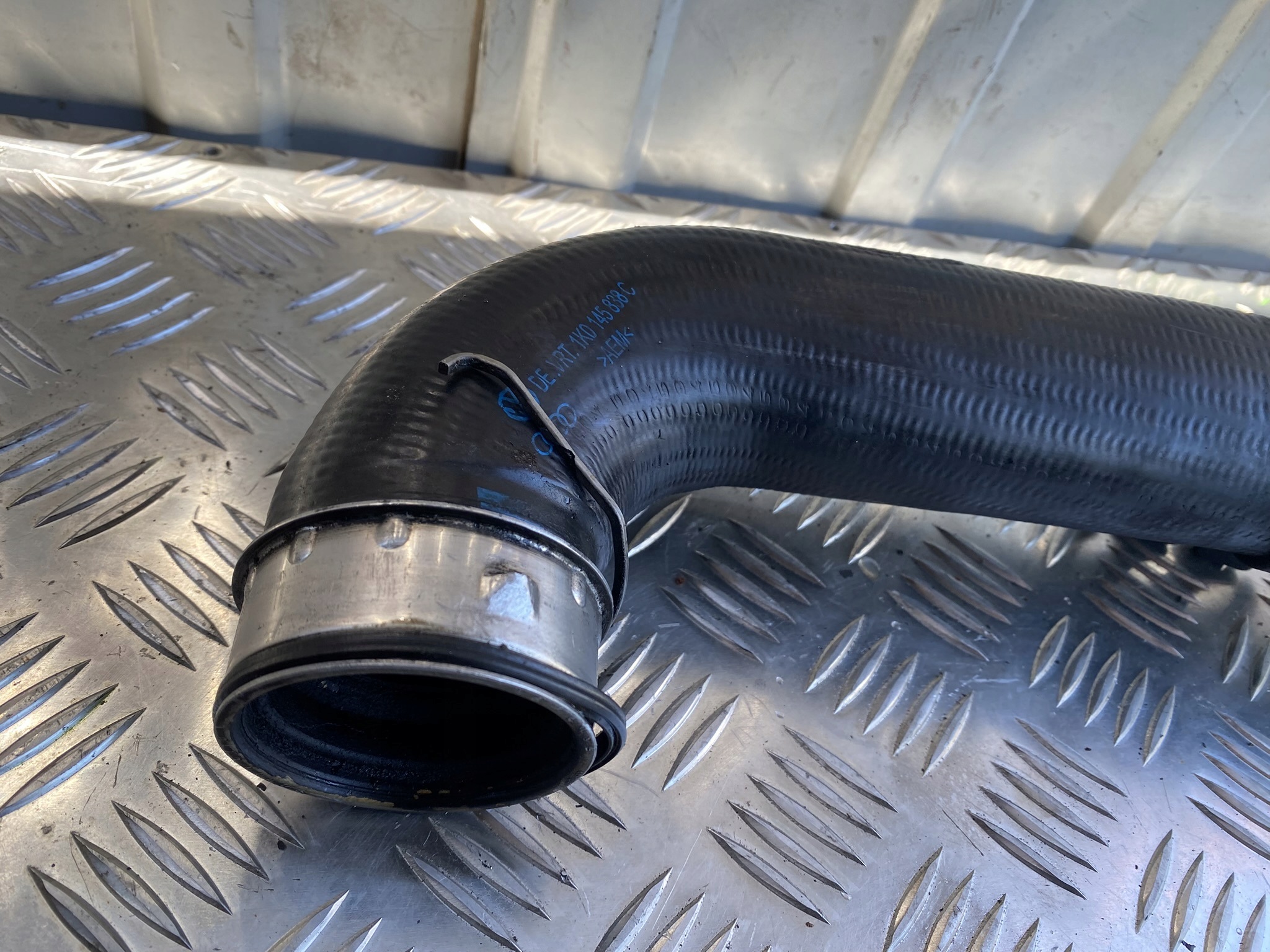Tubo de intercooler OEM 1K0145838C para VW 1.9L Diesel