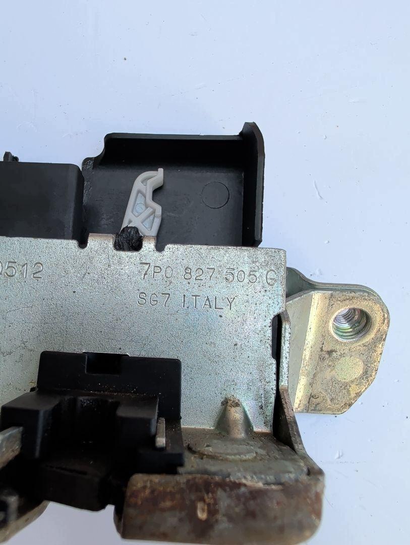Cerrajón de maletero OEM 7P0827505G - Volkswagen image 3