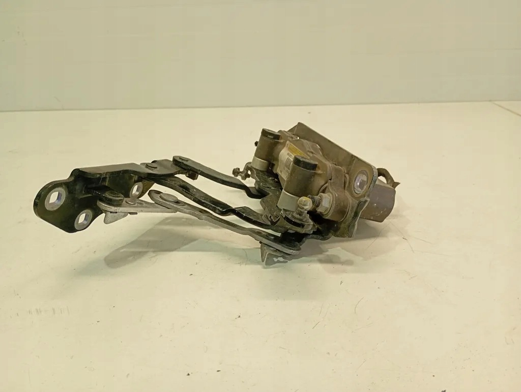 Konepeltisarana vasen OEM A2129066201 Mercedes E-luokka W212