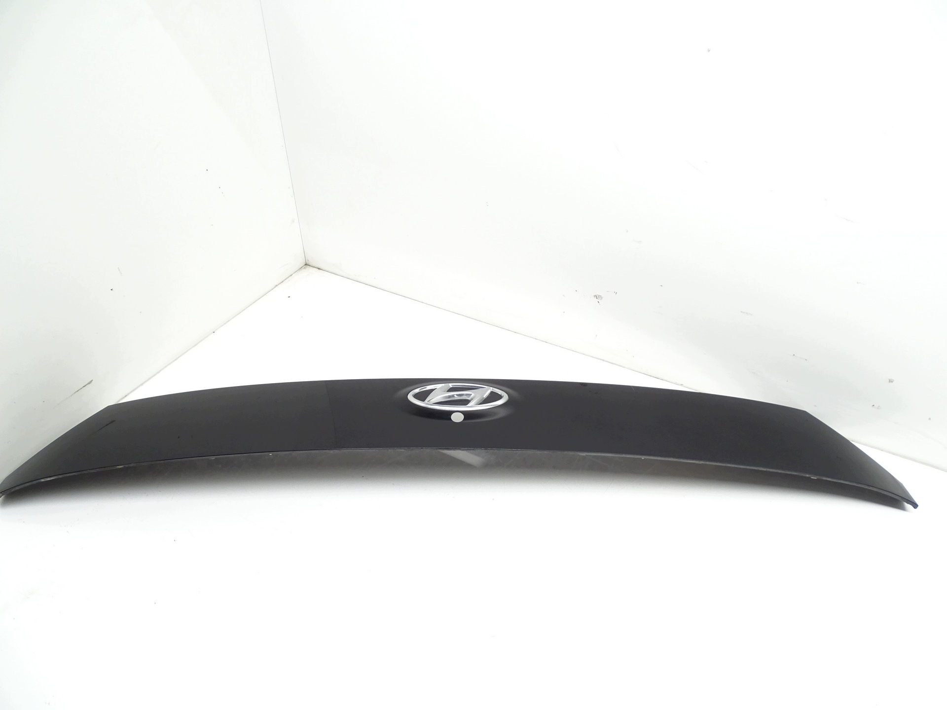 OEM 87311-Q0400 Heckklappenleiste für Hyundai Bayon 24R image 2