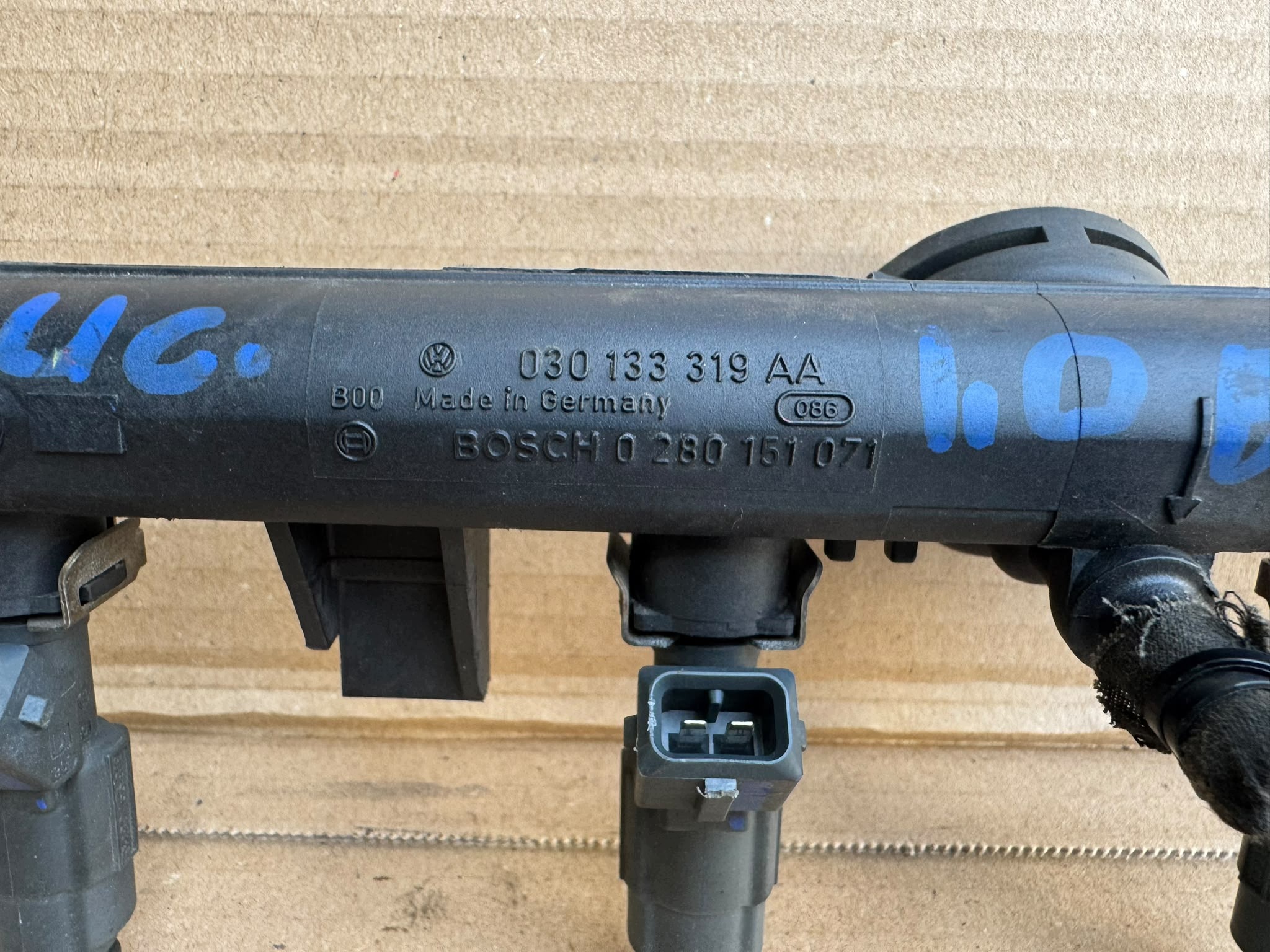 OEM 030133319AA Rail de inyección para Seat Ibiza III 1.4 image 3