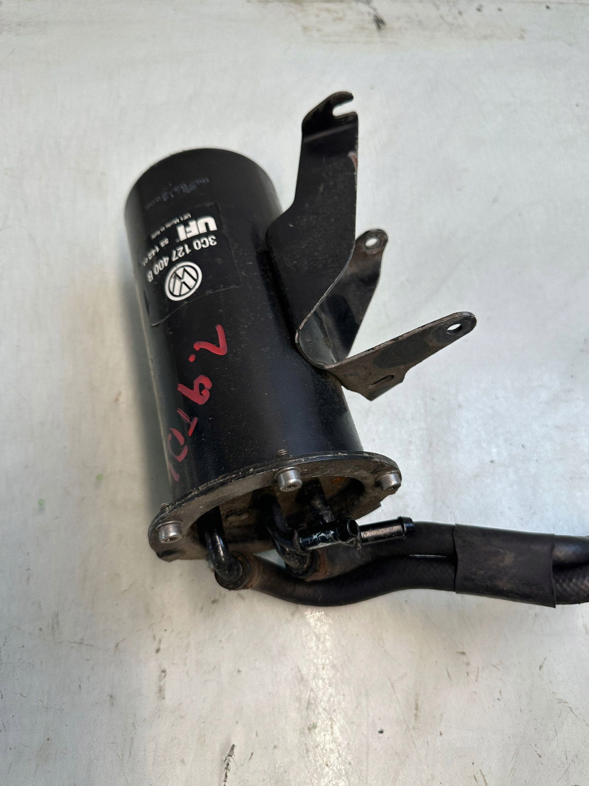 Carcaça Filtro Combustível SEAT OEM 3C0127400B Usado image 2