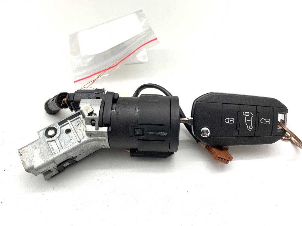 Peugeot 208 2015 Sytytyskytkin OEM 9663123380