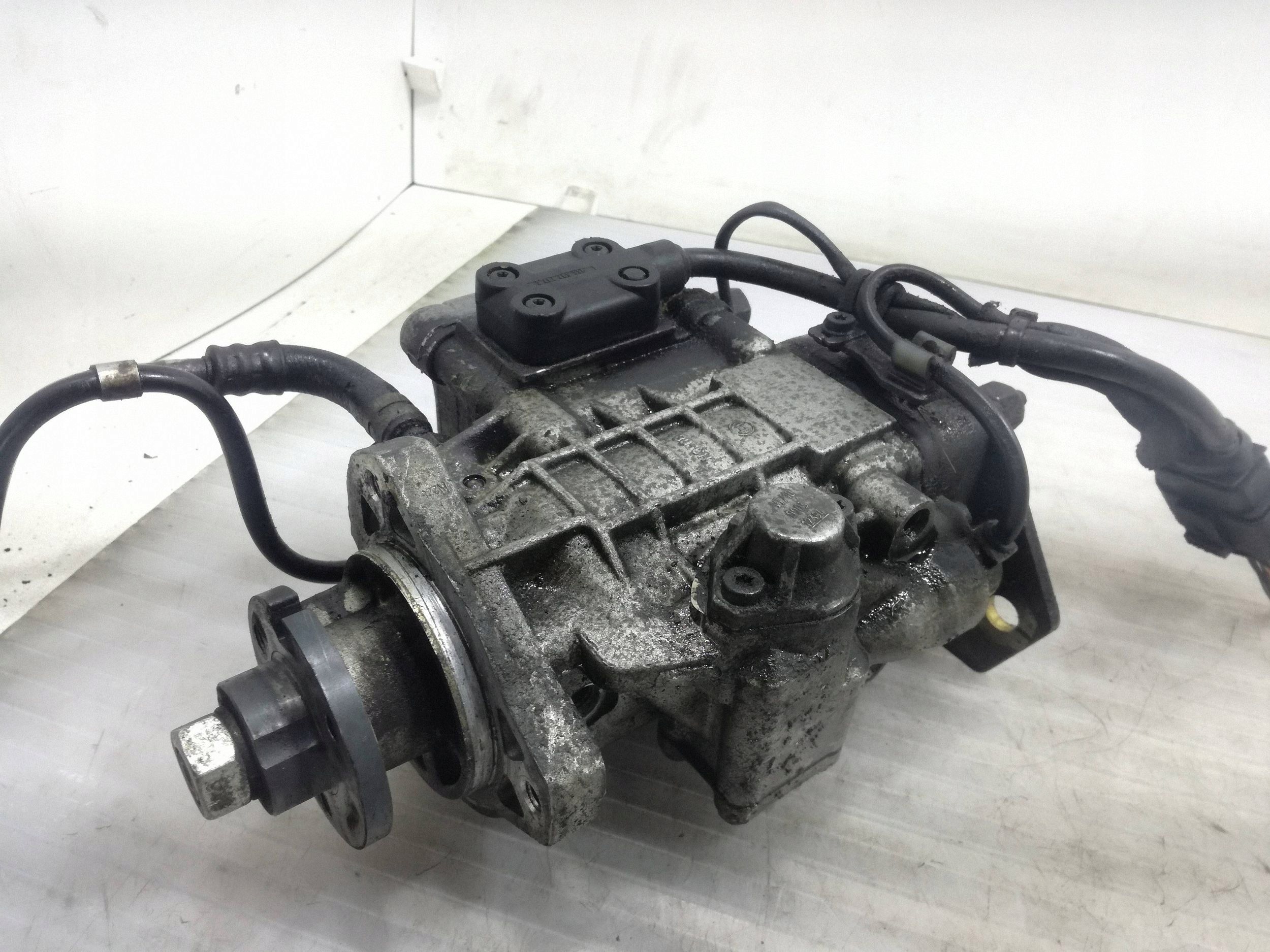 Volkswagen OE 038130107D käytetty ruiskutuspumppu