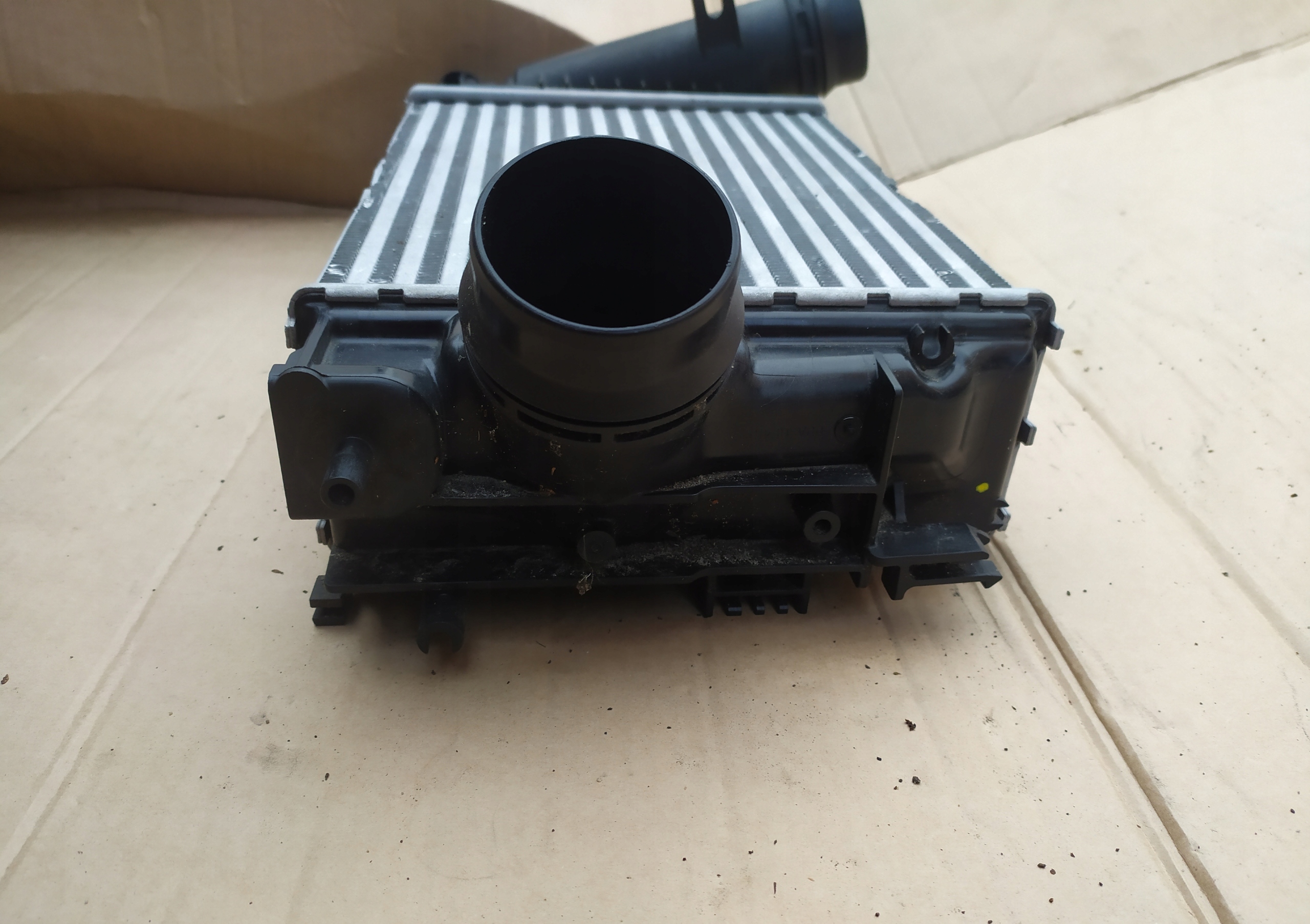 Ilmajäähdytin OEM 144862803R Megane IV Talismanille