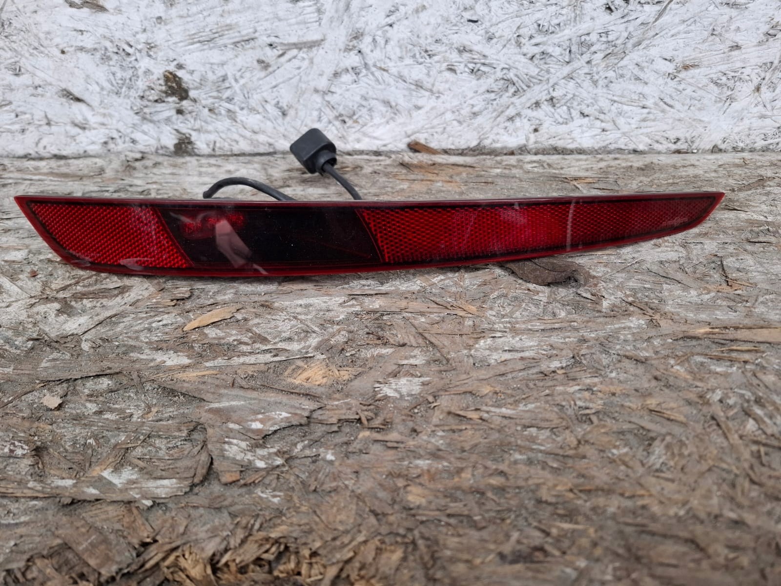 Takapuskurin valo vasen OEM 657945701 Skoda Scala