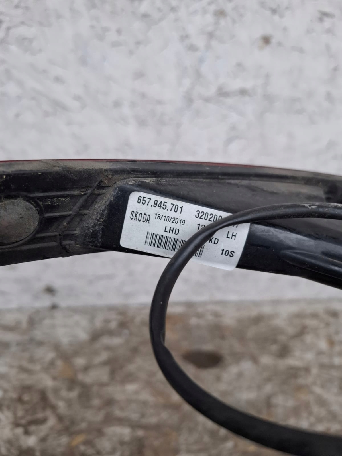 Farol de pára-choques traseiro esquerdo OEM 657945701 Skoda Scala image 3