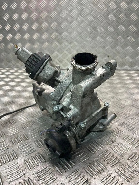 EGR-jäähdytin OEM 059131515CG Audi A4 2.97L Diesel image 4