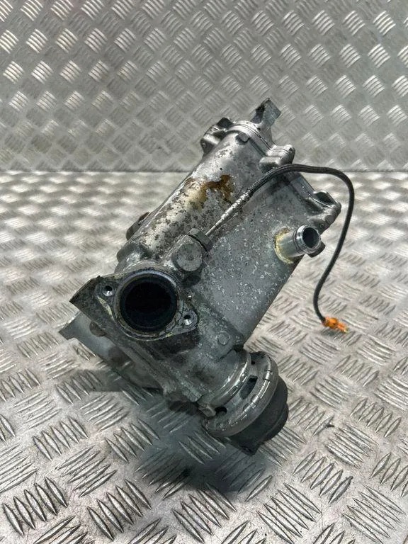 EGR-jäähdytin OEM 059131515CG Audi A4 2.97L Diesel image 6
