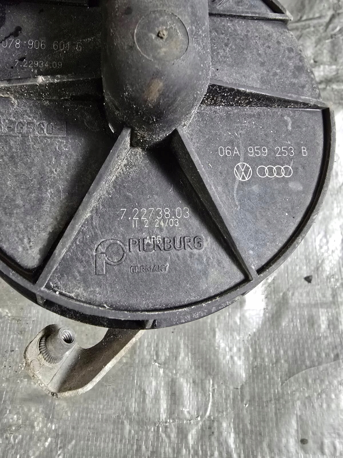 Audi OE 06A959253B sekundärluftpump image 5